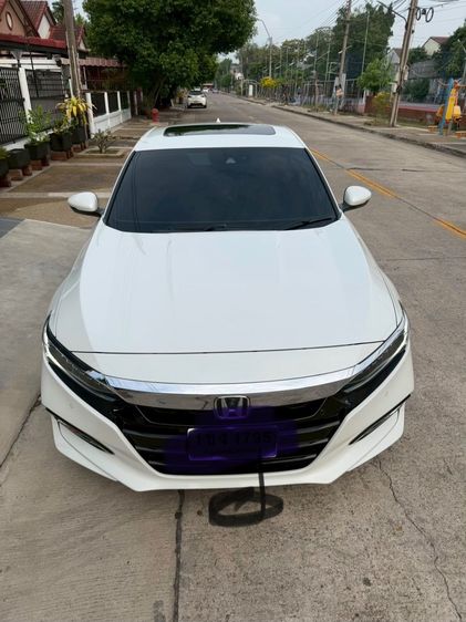 รถ Honda Accord 2.0 e:HEV Tech สี ขาว