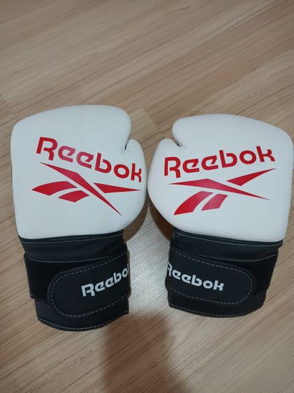 นวมมวย Reebok
