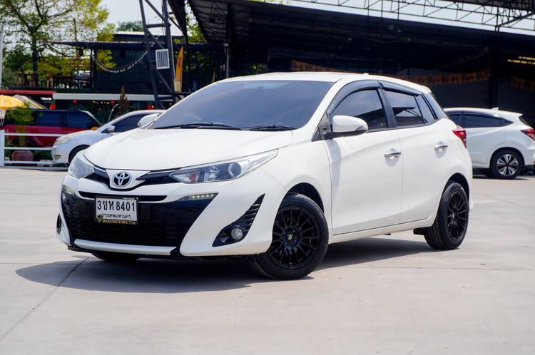 รถ Toyota Yaris 1.2 G สี ขาว