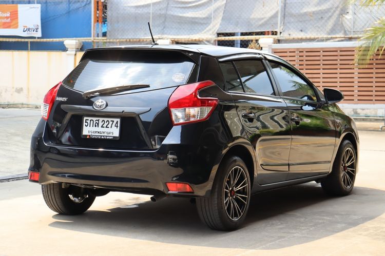 Toyota Yaris 2017 1.2 J Sedan เบนซิน ไม่ติดแก๊ส เกียร์อัตโนมัติ ดำ รูปที่ 4