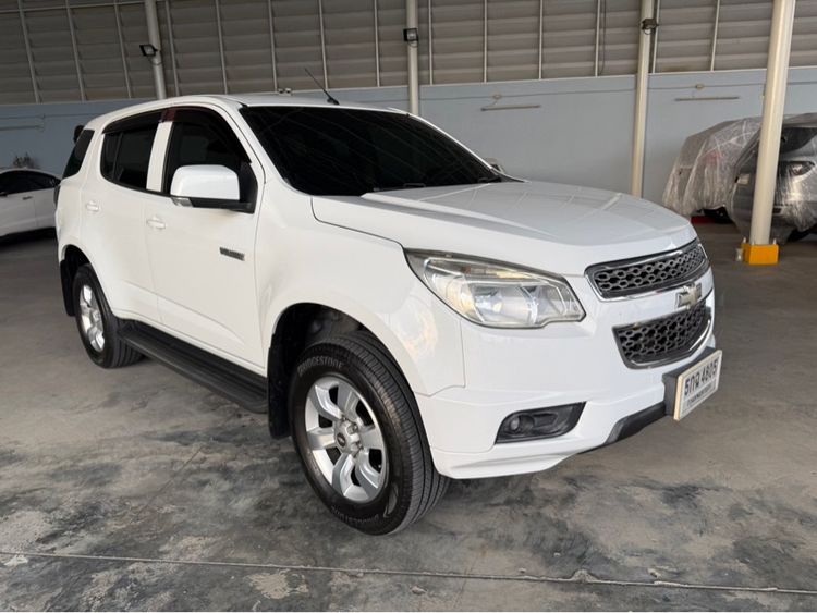 รถ Chevrolet Trailblazer 2.8 LT สี ขาว