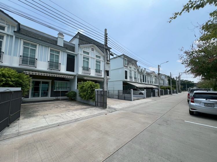 Land and Houses ตกแต่งครบ 2021 Indy 4 บางนา กม.7 บ้านสวย ทำเลแรง ใกล้ Mega Bangna 22.7 ตารางวา  รูปที่ 2