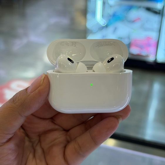 AirPods Pro (2nd generation) with MagSafe Charging Case (USB-C) สีขาว ของศูนย์ สภาพสวยมาก ประกันศูนย์ยาวๆ🔥🔥 รูปที่ 2