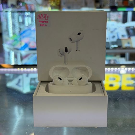 Apple AirPods Pro (2nd generation) with MagSafe Charging Case (USB-C) สีขาว ของศูนย์ สภาพสวยมาก ครบยกกล่อง🔥🔥
