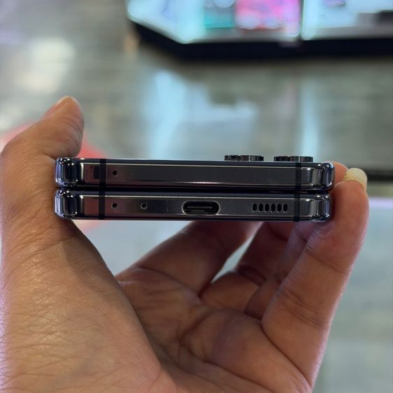 Samsung Z Flip5 256GB สีดำ เครื่องศูนย์ สภาพสวยมาก จอ6.7นิ้ว แรม8รอม256 Snap8 Gen2 🔥🔥 รูปที่ 11