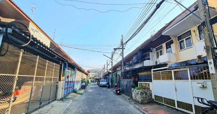 ขายต่ำกว่าประเมิน ทาวน์เฮาส์ 2ชั้น 18ตรว. ปิ่นเกล้า อรุณอัมรินทร์