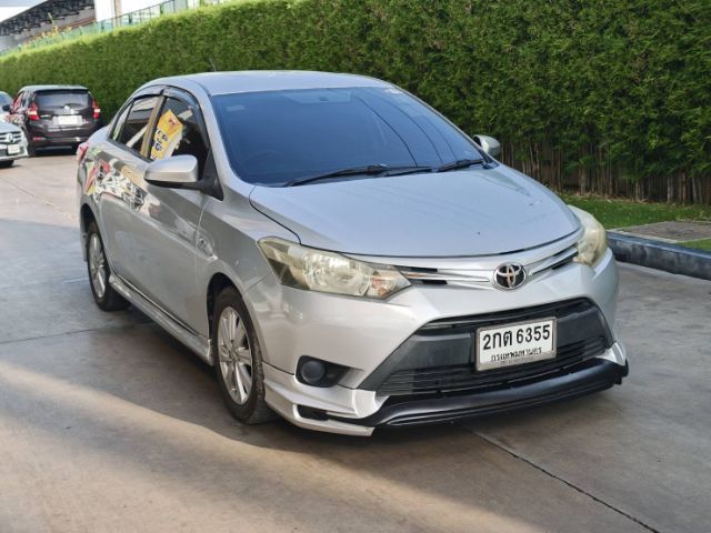รถ Toyota Vios 1.5 E สี บรอนซ์เงิน