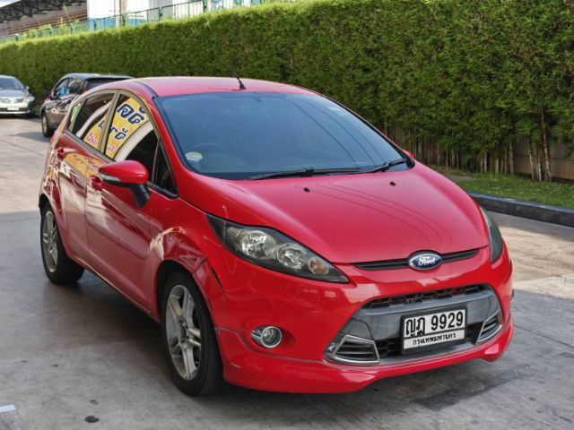 รถ Ford Fiesta 1.6 Sport สี แดง