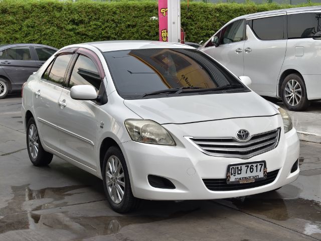 รถ Toyota Vios 1.5 E สี ขาว