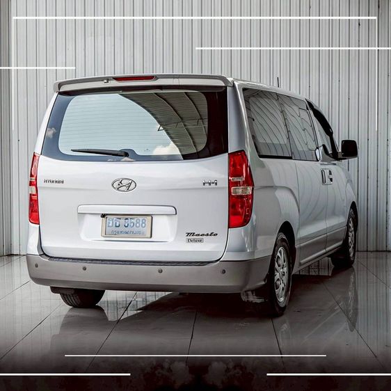 Hyundai H-1  2011 2.5 Deluxe Van ดีเซล ไม่ติดแก๊ส เกียร์อัตโนมัติ เทา รูปที่ 4