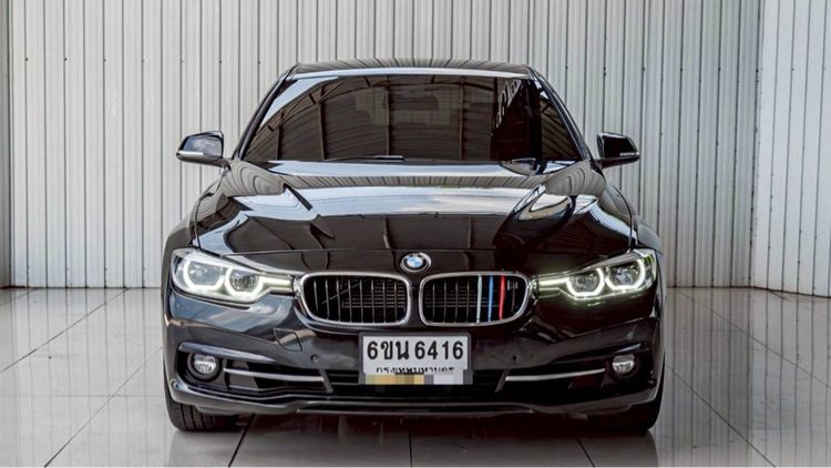 BMW Series 3 2018 330e Sedan ปลั๊กอินไฮบริด (PHEV) ไม่ติดแก๊ส เกียร์อัตโนมัติ ดำ รูปที่ 4