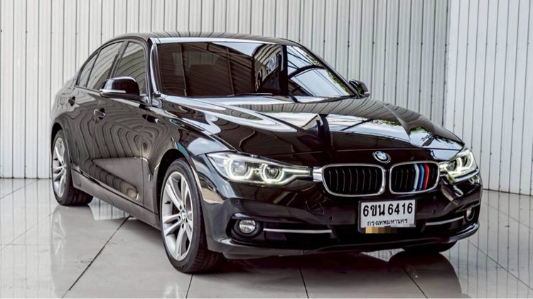 BMW Series 3 2018 330e Sedan ปลั๊กอินไฮบริด (PHEV) ไม่ติดแก๊ส เกียร์อัตโนมัติ ดำ รูปที่ 3