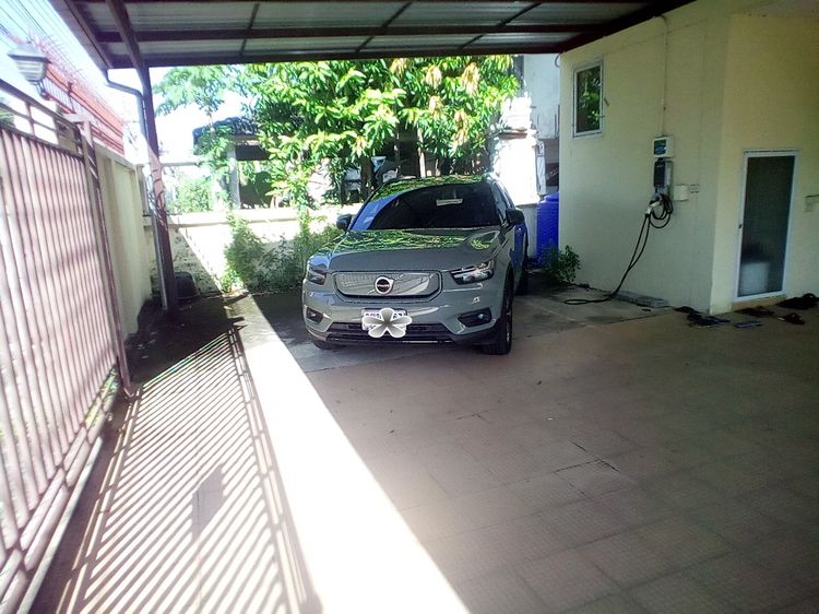 Volvo XC40 2022 Recharge Pure Electric Utility-car ไฟฟ้า เกียร์อัตโนมัติ เขียว รูปที่ 4