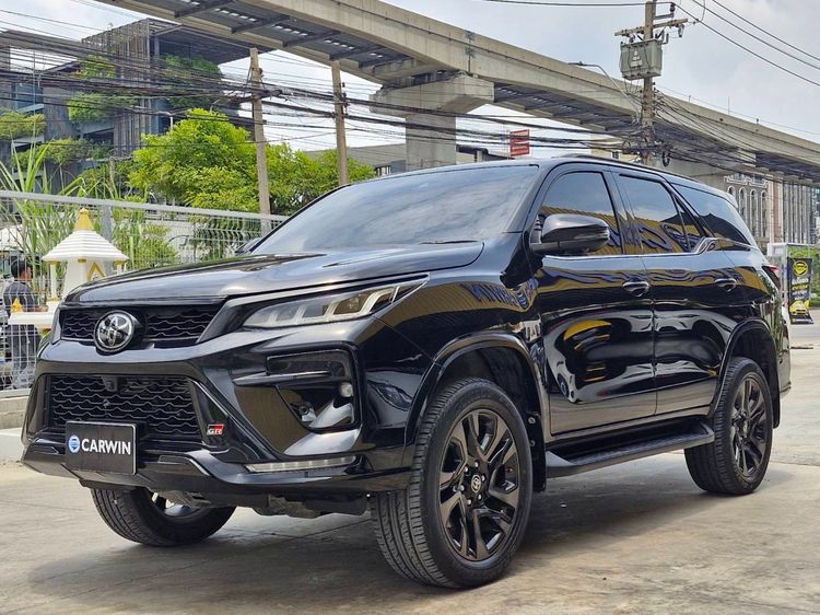 รถ Toyota Fortuner 2.8 GR Sport 4WD สี ดำ