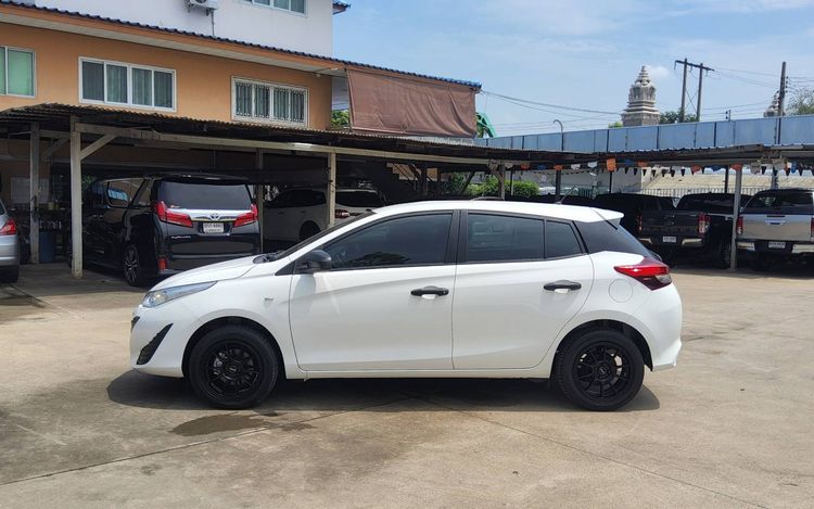 Toyota Yaris 2019 1.5 J Sedan เบนซิน ไม่ติดแก๊ส เกียร์อัตโนมัติ ขาว รูปที่ 4