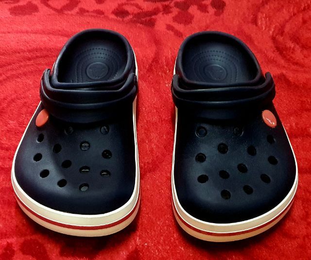 รองเท้าแตะ crocs ความยาวเท้า 21 CM สภาพดีเหมือนใหม่