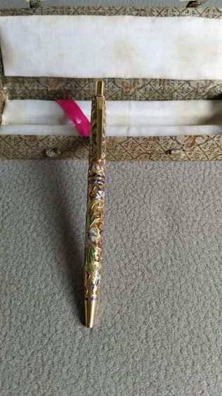 ขอขายปากกาลูกลืนลวดลายแบบศิลปะคลัวซอนเน  Cloisonne วินเทจมาพร้อมกล่องแท้ความ 13.5ซม.ไม่ผ่านการใช้งานเก่าเก็บน่าสะสมมาก รูปที่ 5