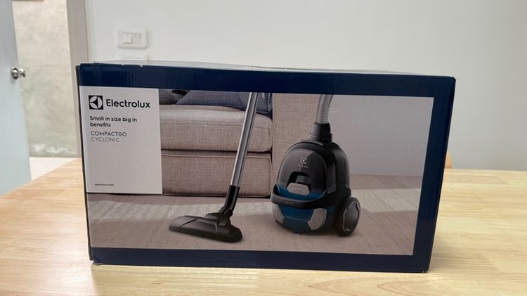 เครื่องดูดฝุ่น  Electrolux รุ่น Z1230CB