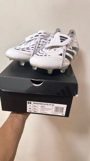 รองเท้า adidas predator eliteFT FG