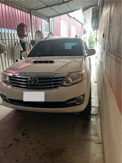 Toyota Fortuner 2015 2.5 V Utility-car ดีเซล ไม่ติดแก๊ส เกียร์อัตโนมัติ ขาว