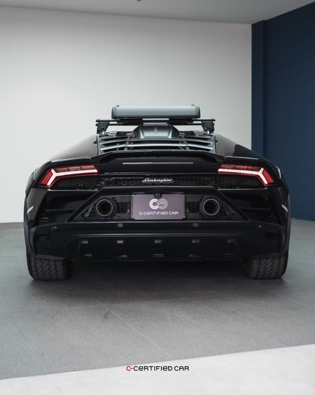 Lamborghini Huracan 2025 5.2 Sterrato 4WD Coupe Sedan เบนซิน ไม่ติดแก๊ส เกียร์อัตโนมัติ ดำ รูปที่ 3