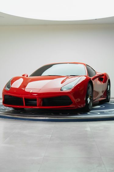 รถ Ferrari 488 GTB 3.9 สี แดง