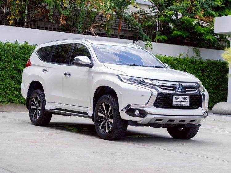 รถ Mitsubishi Pajero Sport 2.4 GT Premium สี ขาว