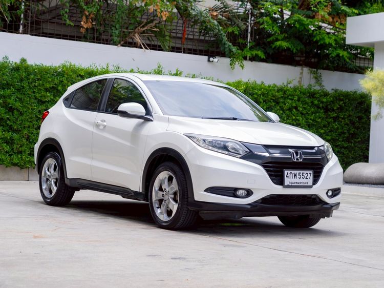 รถ Honda HR-V 1.8 E สี ขาว