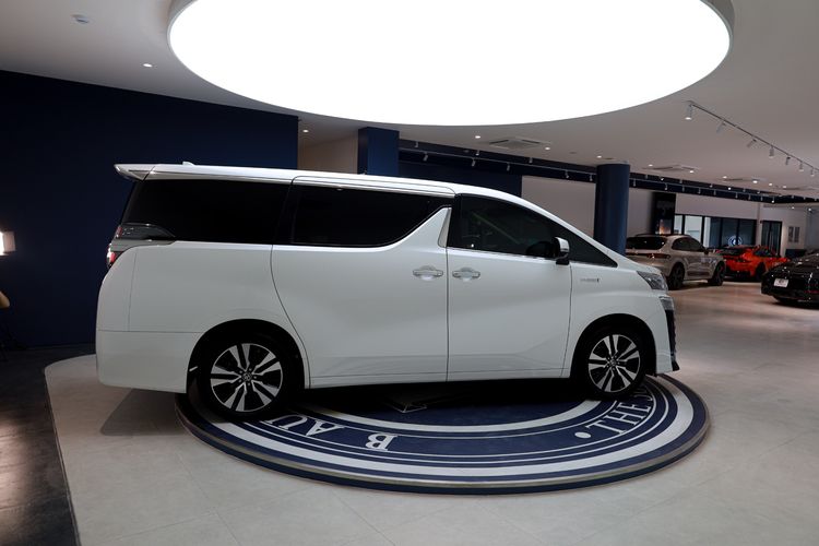 Toyota Vellfire 2021 2.5 HV X 4WD Utility-car ไฮบริด ไม่ติดแก๊ส เกียร์อัตโนมัติ ขาว รูปที่ 3