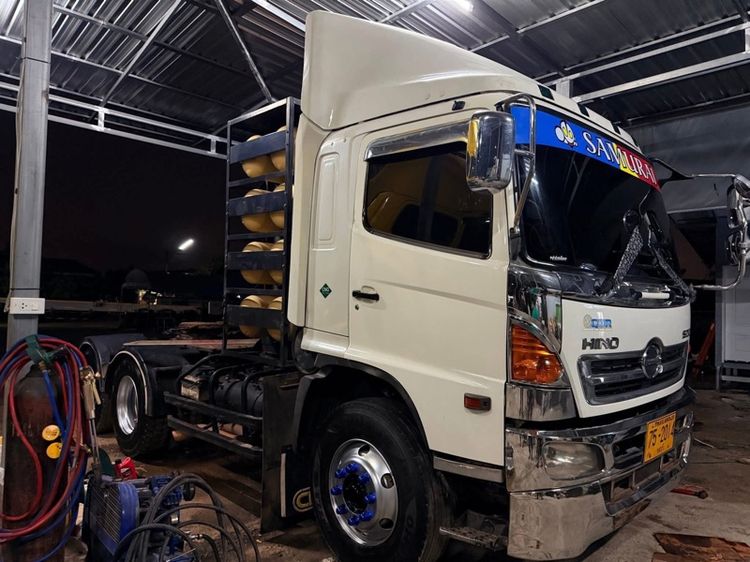 10  ล้อ สิบล้อหัวลากก๊าซโรงงาน HINO 360 ปี55