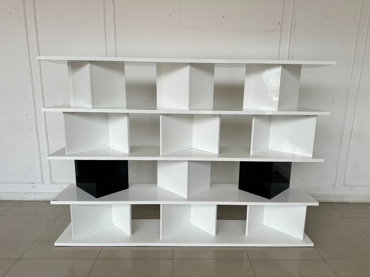 อื่นๆ ชั้นโชว์ ชั้นวางของ โครงไม้ MDF ไฮกรอสสีขาวดำ 