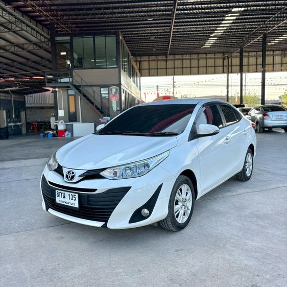 Toyota Yaris ATIV 2019 1.2 E Sedan เบนซิน ไม่ติดแก๊ส เกียร์อัตโนมัติ ขาว