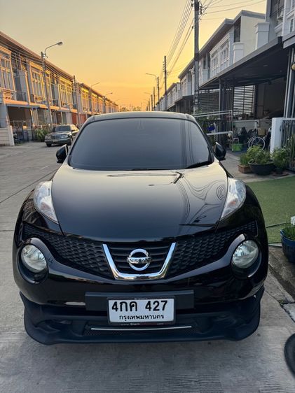 รถ Nissan Juke 1.6 V สี ดำ