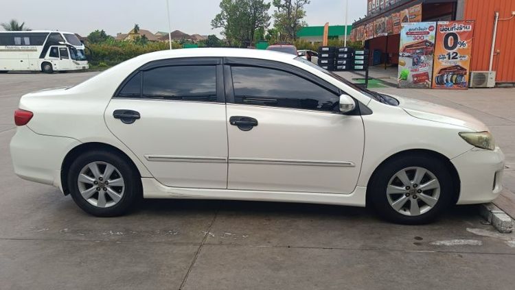 รถ Toyota Altis 1.6 CNG สี ขาว