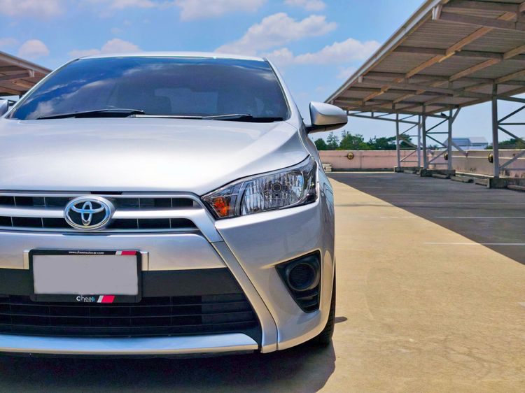 Toyota Yaris 2015 1.2 E Sedan เบนซิน ไม่ติดแก๊ส เกียร์อัตโนมัติ เงิน รูปที่ 2