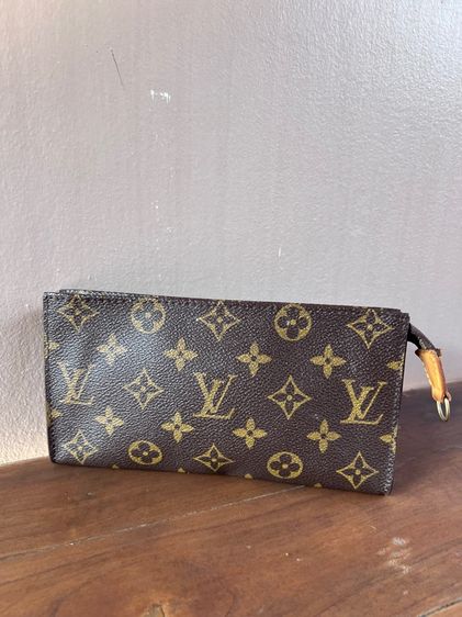 Lv แท้