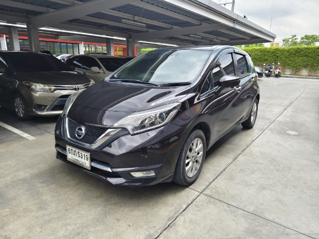 รถ Nissan Note 1.2 VL สี ม่วง