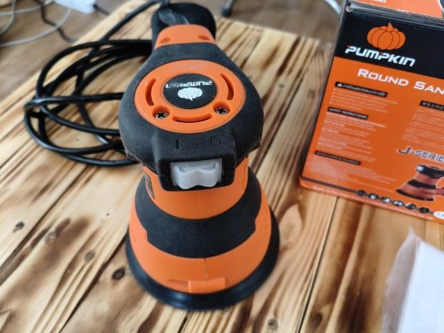 เครื่องขัดกระดาษทราย Pumpkin 350 W รุ่น 50289 (มือสอง)