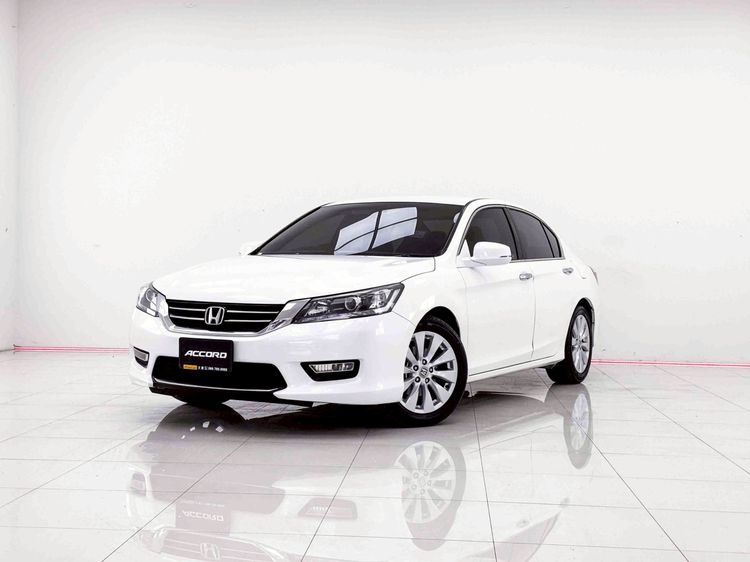 รถ Honda Accord 2.0 EL สี ขาว