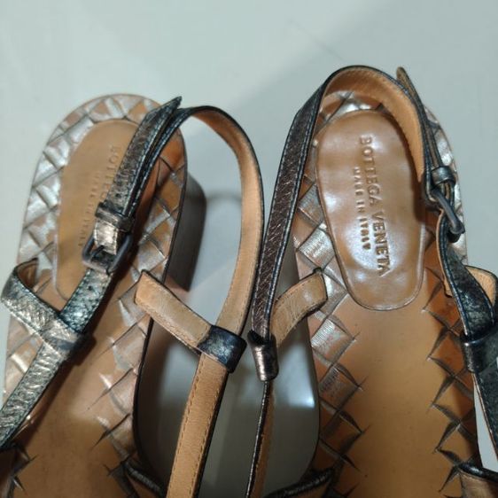 รองเท้าbottega ไซส์ 37 สีเงิน รูปที่ 2