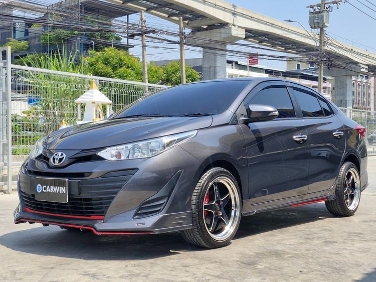 รถ Toyota Yaris ATIV 1.2 S สี เทา