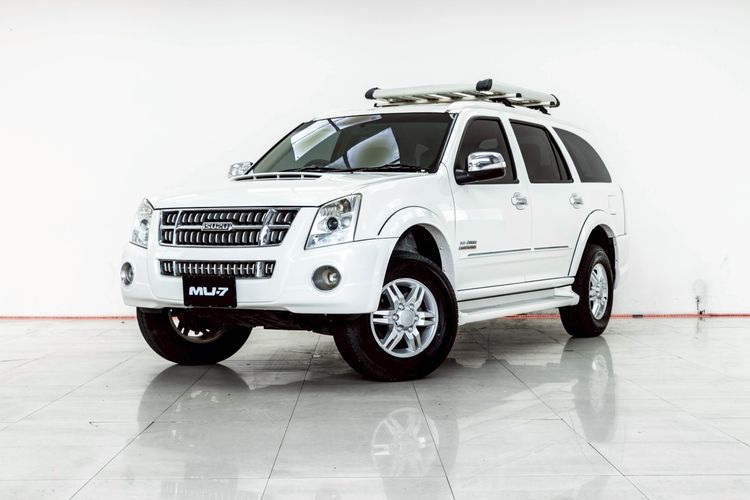 รถ Isuzu MU-7 3.0 สี ขาว