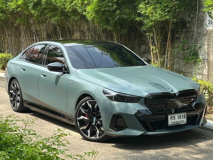 รถ BMW I5 M60 xDrive สี เขียว