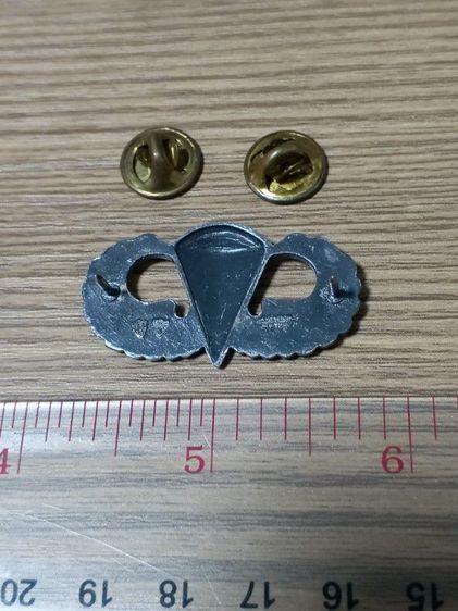เข็มโลหะปีกพลร่ม US Army Parachutist Badge ปั้ม V21 ข้างหลัง รูปที่ 2