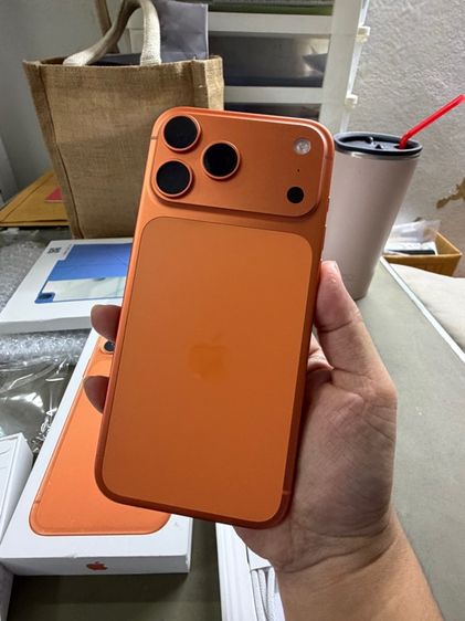 iPhone 17 pro max 256 gb cosmic orange ครบกล่อง รอบชาร์ต 4 รูปที่ 2