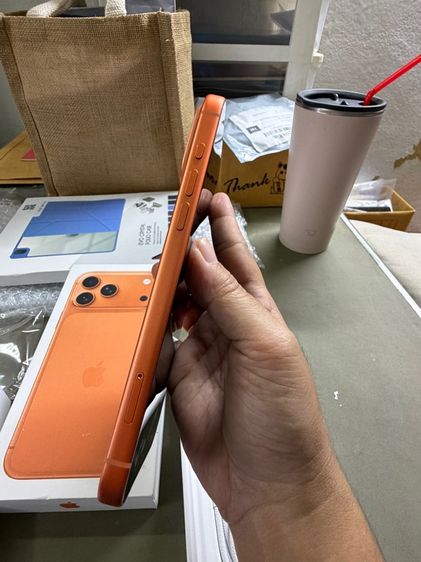 iPhone 17 pro max 256 gb cosmic orange ครบกล่อง รอบชาร์ต 4 รูปที่ 3