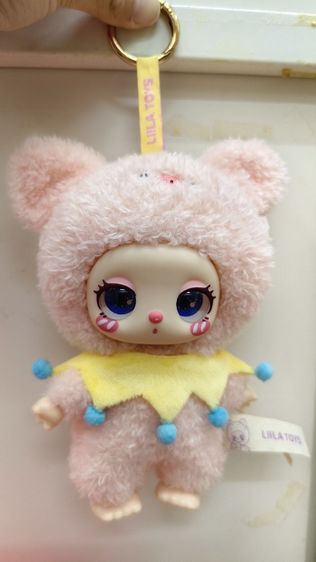 พววกุญแจ LiiLa Lucky Cat 
 น้องแมวจะแต่งเป็นธีมหมู


