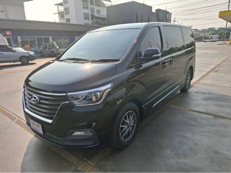 รถ Hyundai H-1  2.5 Elite สี ดำ
