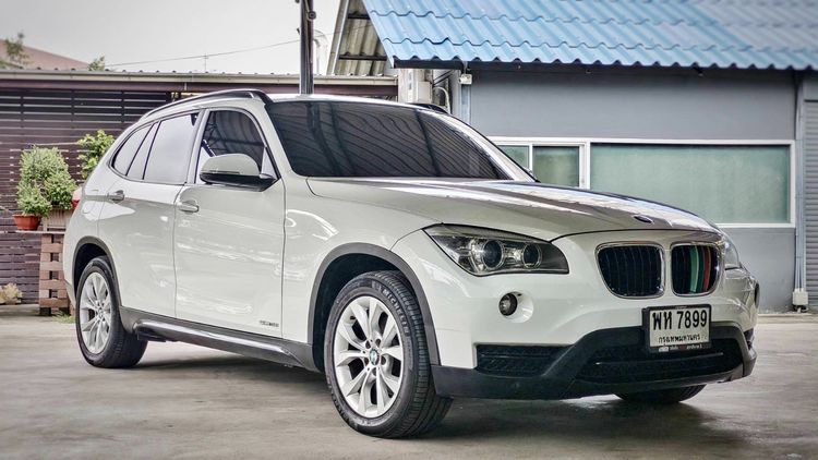 รถ BMW X1 2.0 sDrive18i สี ขาว
