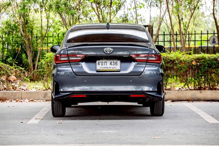 Toyota Yaris ATIV 2023 1.2 Premium Sedan เบนซิน ไม่ติดแก๊ส เกียร์อัตโนมัติ เทา รูปที่ 4